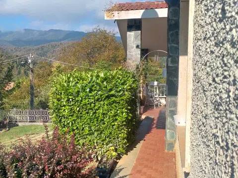 casa indipendente in vendita a Calizzano