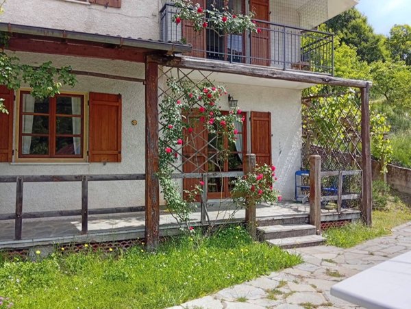 casa indipendente in vendita a Calizzano in zona Vetria