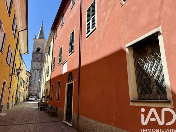 casa indipendente in vendita a Calizzano