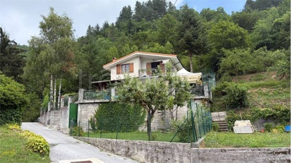 casa indipendente in vendita a Calizzano in zona Vetria