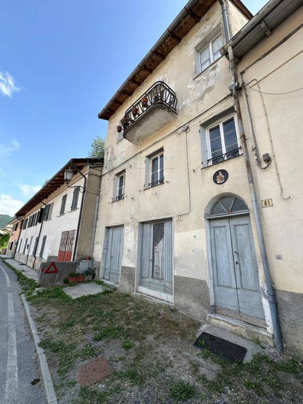 casa indipendente in vendita a Calizzano in zona Mereta