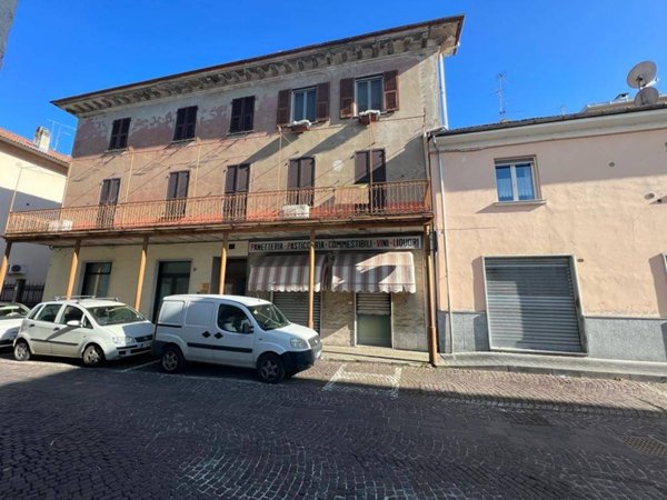 negozio in vendita a Carcare