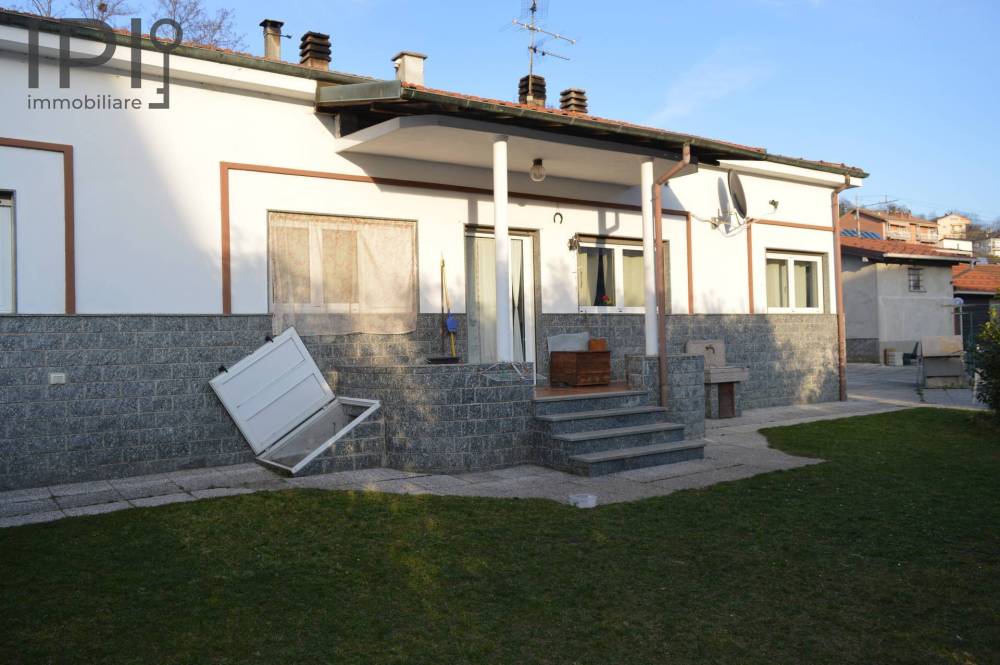 casa indipendente in vendita a Carcare