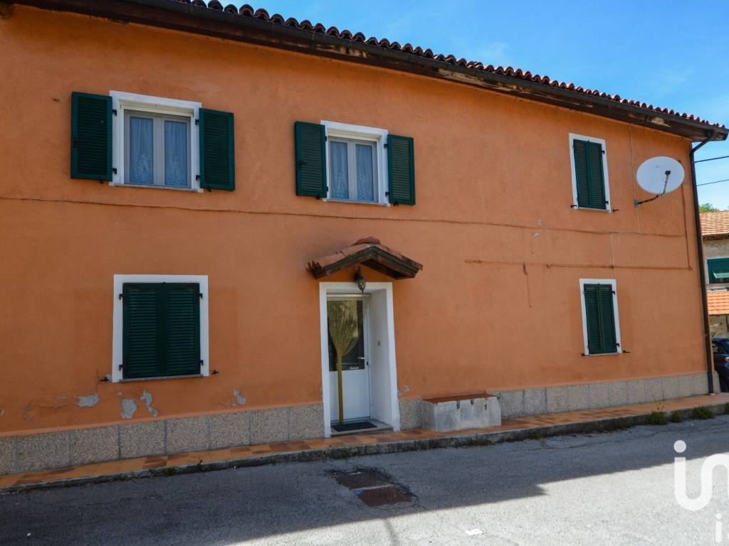 casa indipendente in vendita a Carcare