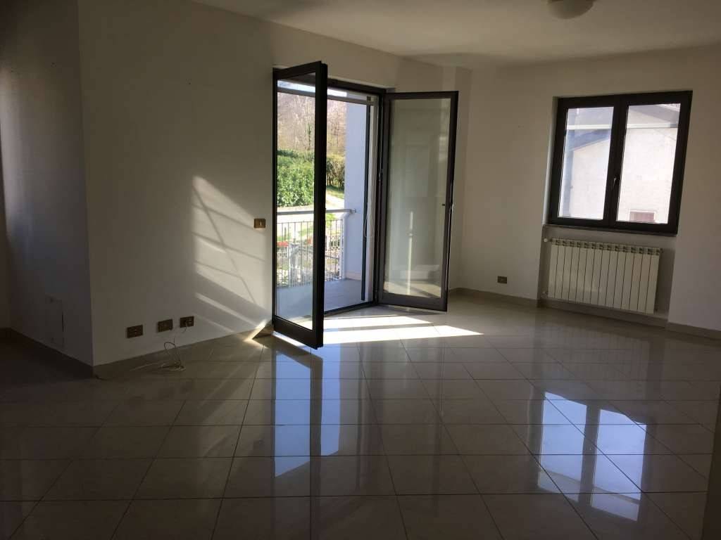 casa indipendente in vendita a Carcare