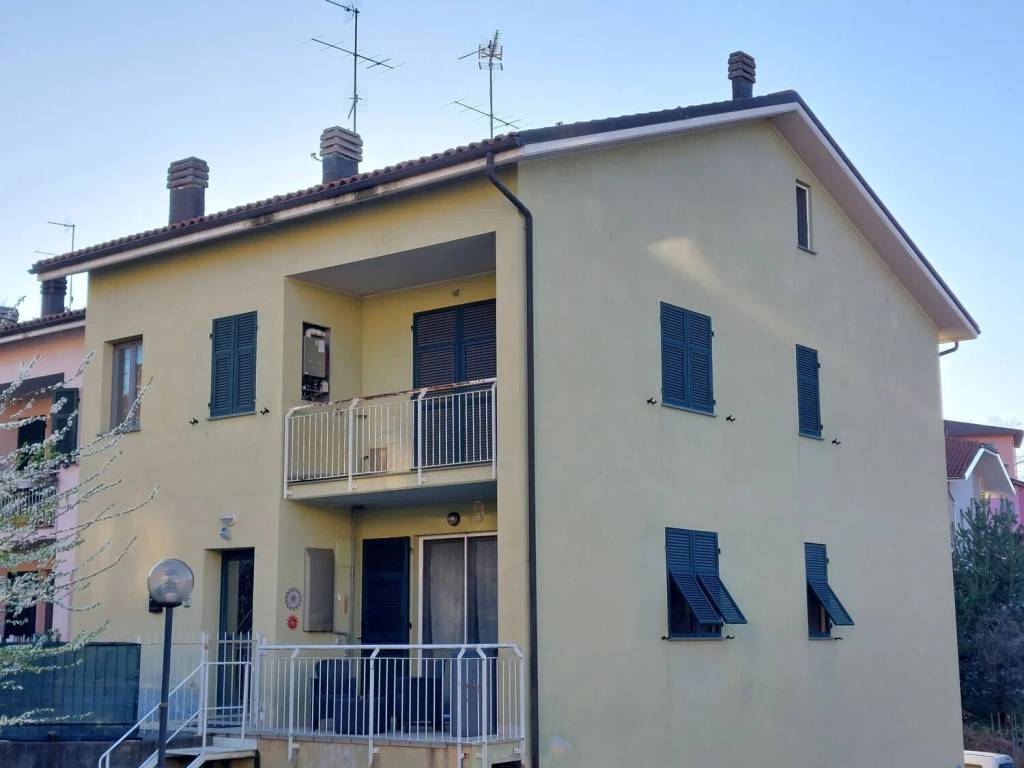 casa indipendente in vendita a Carcare