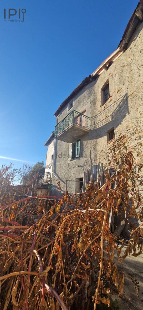 casa semindipendente in vendita a Carcare