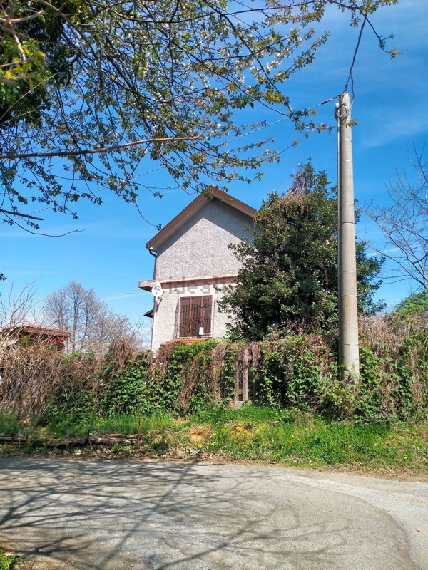 casa indipendente in vendita a Carcare
