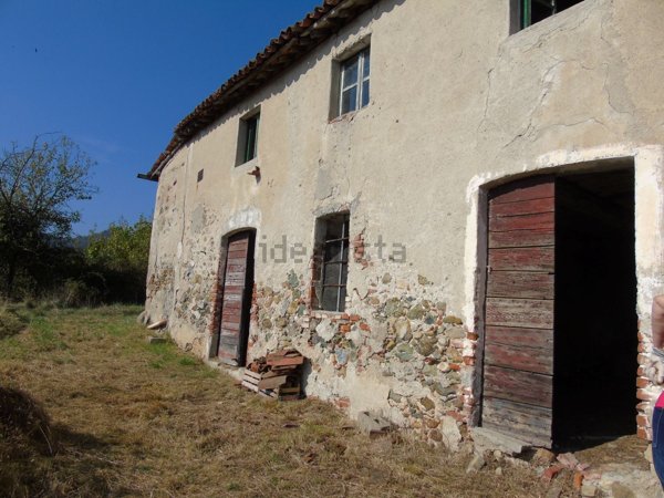 casale in vendita a Carcare