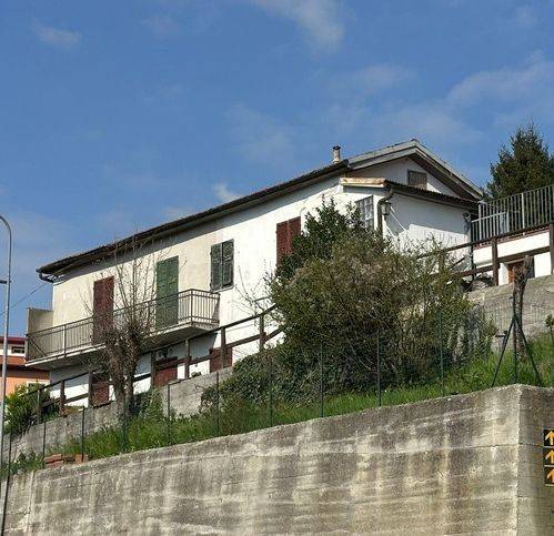 casa semindipendente in vendita a Carcare