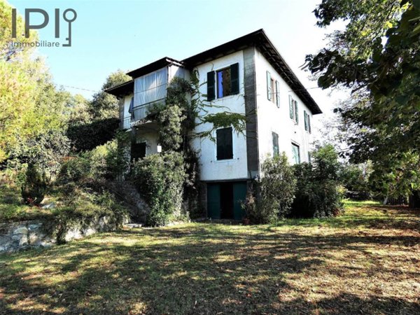 casa indipendente in vendita a Carcare