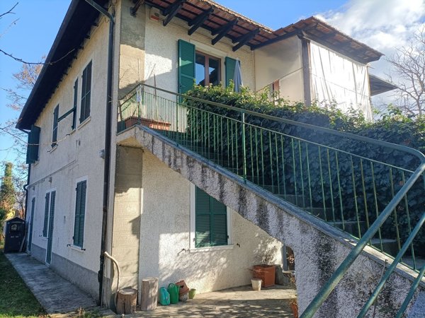 casa indipendente in vendita a Carcare