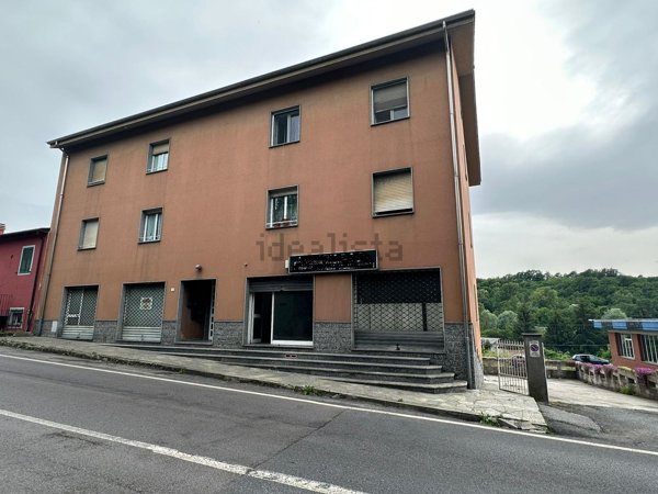 negozio in vendita a Carcare