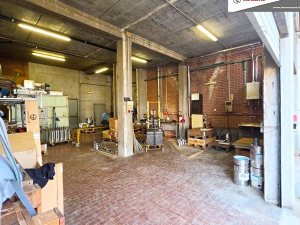 locale commerciale in vendita a Carcare