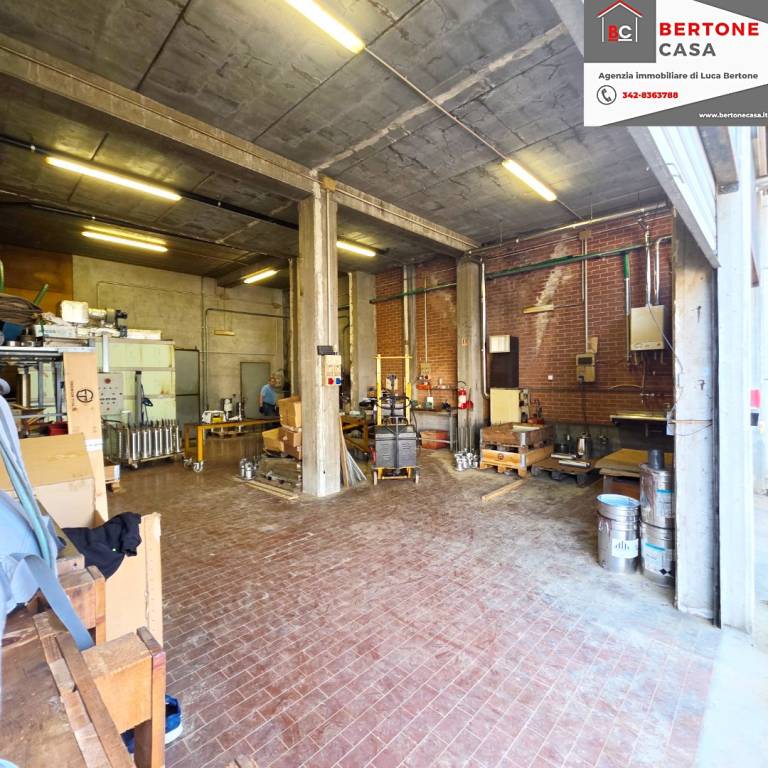 locale commerciale in vendita a Carcare