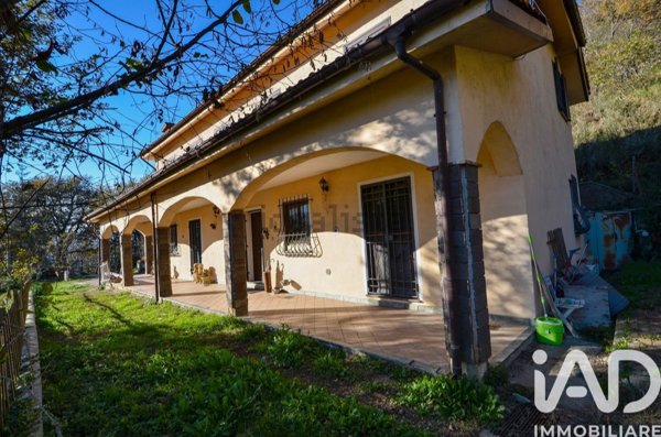 casa indipendente in vendita a Carcare