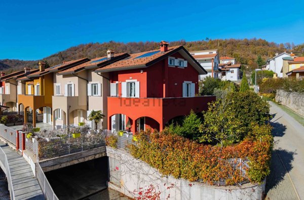 casa indipendente in vendita a Carcare