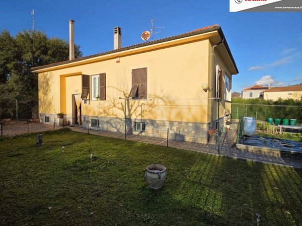 casa indipendente in vendita a Carcare