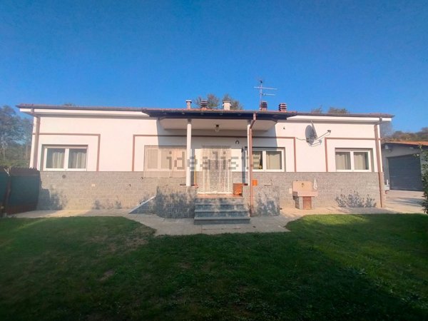 casa indipendente in vendita a Carcare