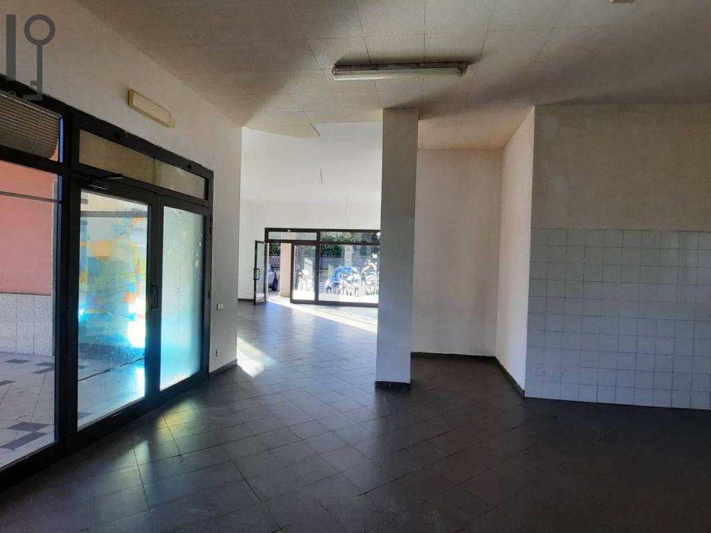 negozio in vendita a Carcare