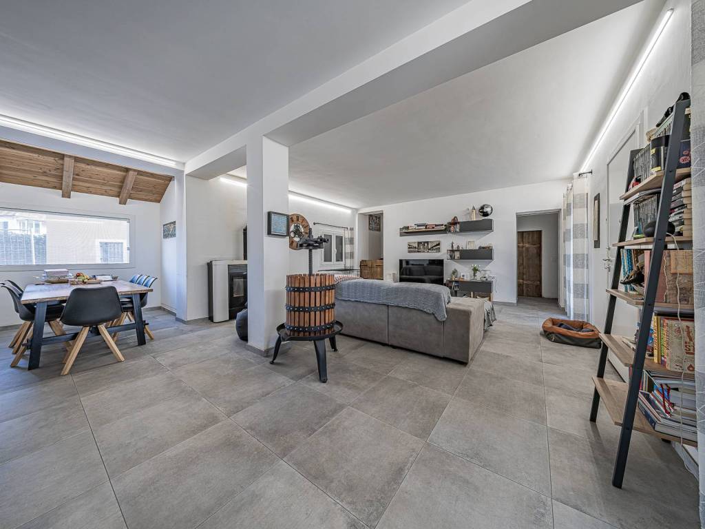 casa indipendente in vendita a Carcare