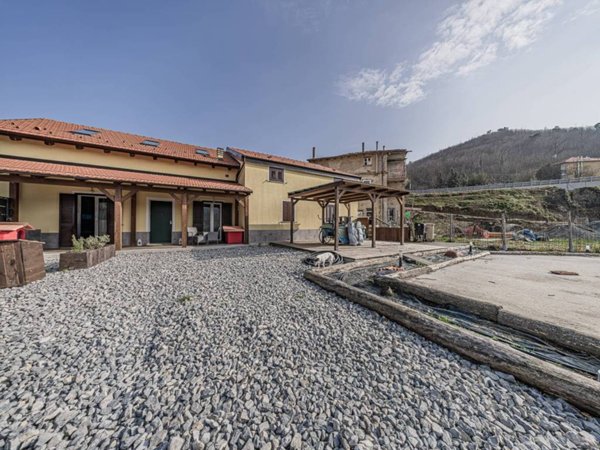 casa indipendente in vendita a Carcare
