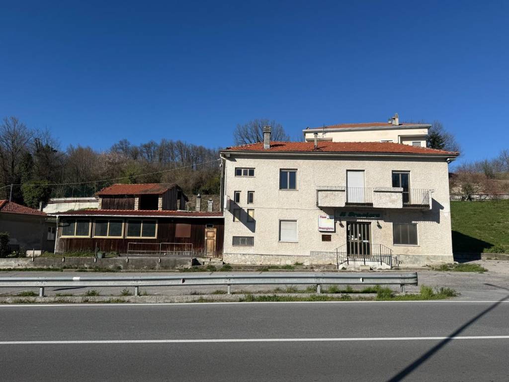 casa indipendente in vendita a Carcare