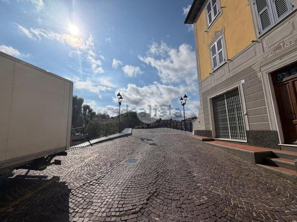 locale commerciale in vendita a Carcare