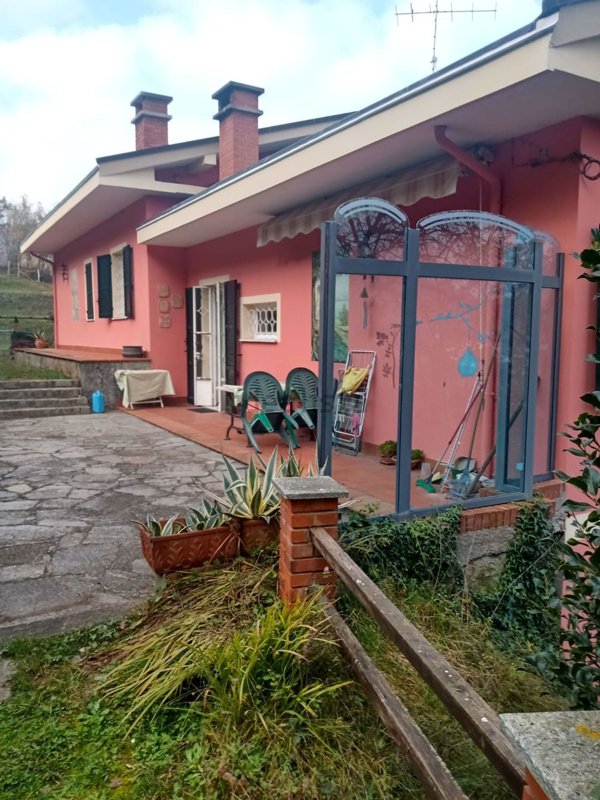 casa indipendente in vendita a Carcare