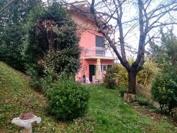 casa indipendente in vendita a Carcare