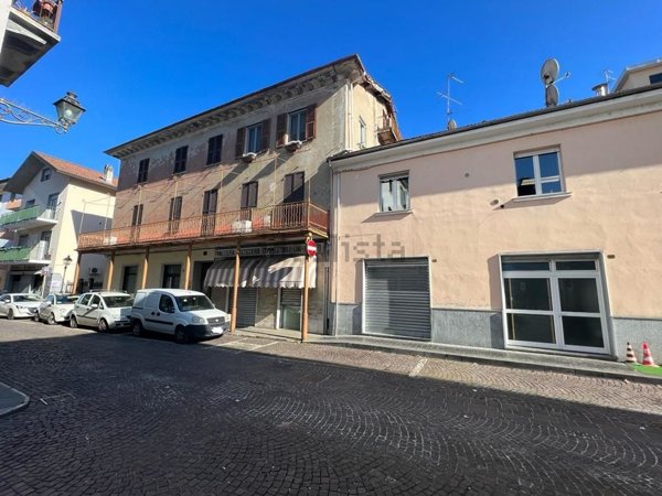 locale commerciale in vendita a Carcare