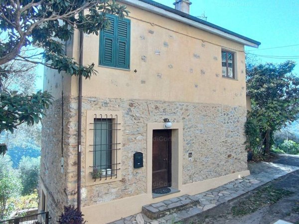 casa indipendente in vendita a Casanova Lerrone