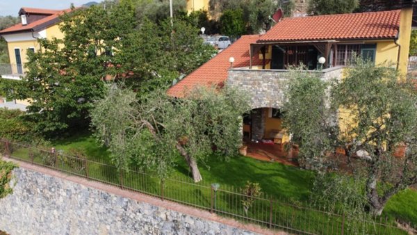 casa indipendente in vendita a Casanova Lerrone