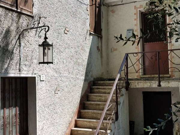 casa indipendente in vendita a Casanova Lerrone