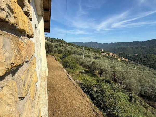 casa indipendente in vendita a Casanova Lerrone