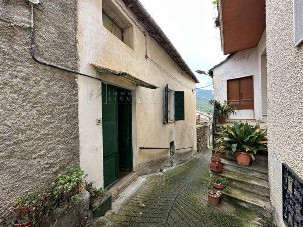 casa indipendente in vendita a Casanova Lerrone