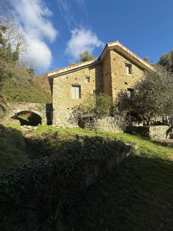 casa indipendente in vendita a Casanova Lerrone