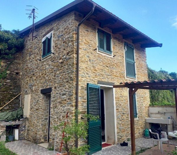 casa indipendente in vendita a Casanova Lerrone