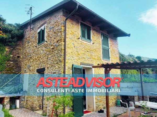 casa indipendente in vendita a Casanova Lerrone