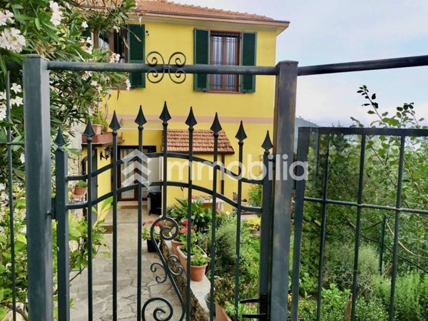 casa indipendente in vendita a Casanova Lerrone