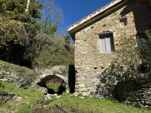 casa indipendente in vendita a Casanova Lerrone