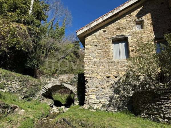 casa indipendente in vendita a Casanova Lerrone