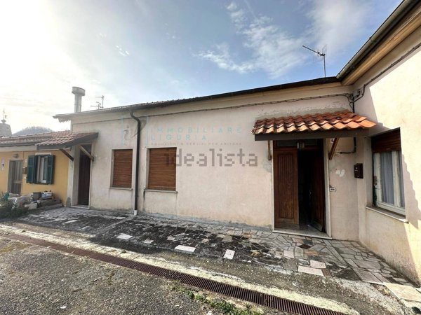 casa indipendente in vendita a Casanova Lerrone in zona Vellego