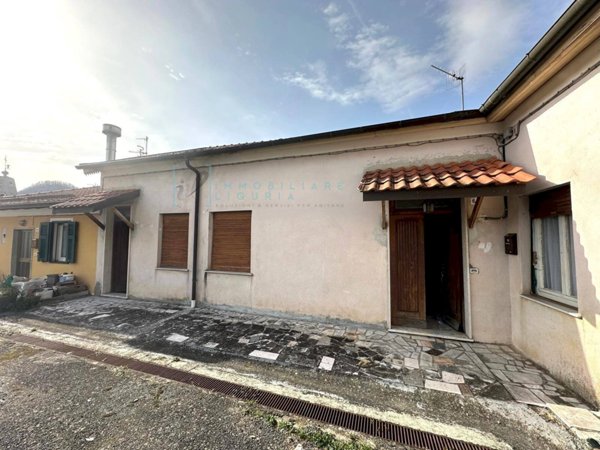 casa indipendente in vendita a Casanova Lerrone in zona Vellego