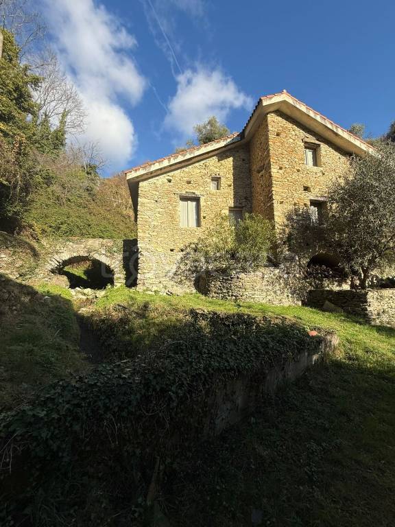 casa indipendente in vendita a Casanova Lerrone