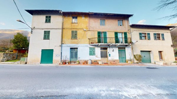 casa indipendente in vendita a Castelbianco