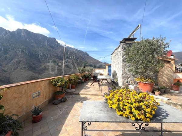appartamento in vendita a Castelbianco in zona Oresine