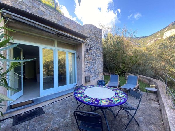 appartamento in vendita a Castelbianco in zona Colletta