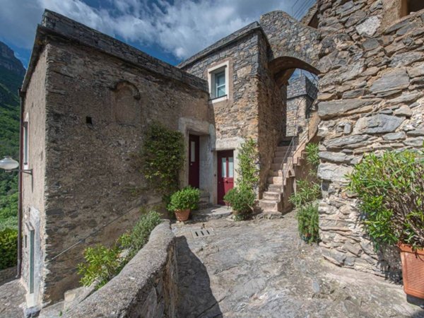casa indipendente in vendita a Castelbianco