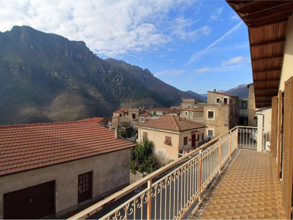 casa indipendente in vendita a Castelbianco in zona Vesallo